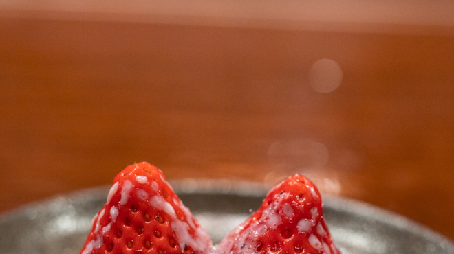 吉寅 - 料理写真:2022.5 練乳を掛けた苺