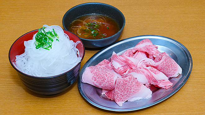 Yakiniku Horumon Andou - 料理写真:肉＋タレ