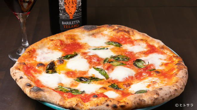 Pizzeria Napoletana Don Ciccio - 料理写真:本場ナポリを実感する逸品『水牛モッツァレラのマルゲリータ』