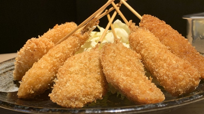 Kakurega Koshitsu Izakaya Kushikatsu Yokochou Sannomiyaten - メイン写真: