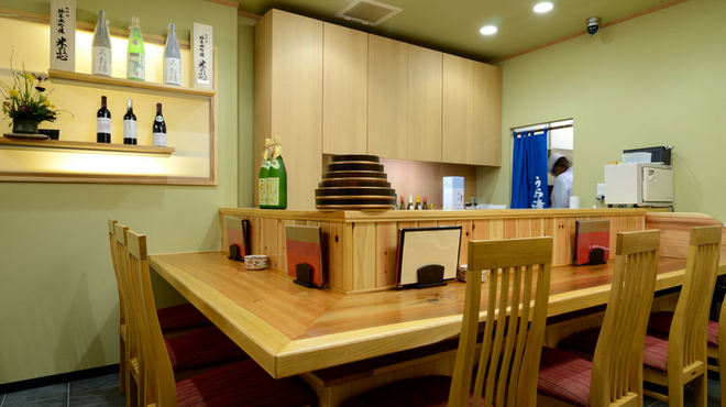 うお清 - 内観写真:１階カウンター席