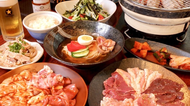 焼肉ホルモン酒場 よろづや - メイン写真: