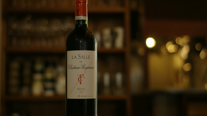 depicter. - ドリンク写真:牛フィレがメインなのでボルドーワインを主に揃えます。