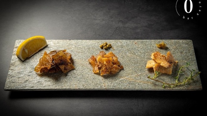 bar zero - 料理写真:zeroオリジナル鶏ジャーキー3種盛り合わせ