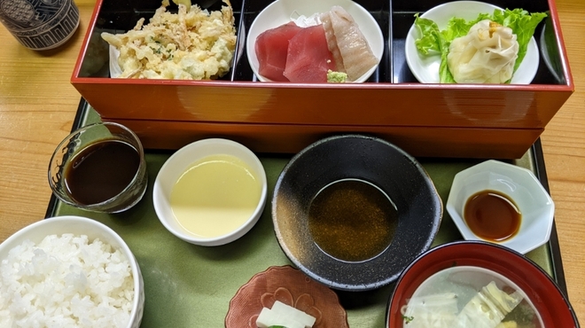 割烹 辻 - 料理写真:季節弁当