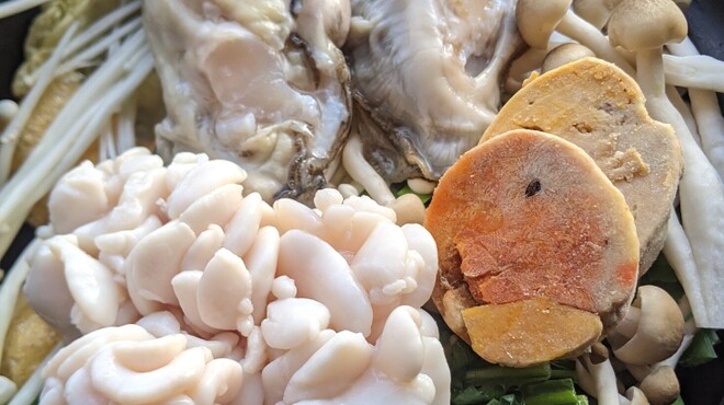 なごみや一夜 - 料理写真:痛風鍋　牡蠣、白子、アンキモ、大エビ