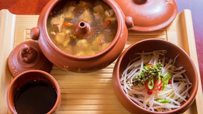 食彩雲南 過橋米線 - メイン写真: