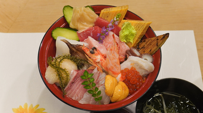 寿司竹 - 料理写真:特上海鮮丼