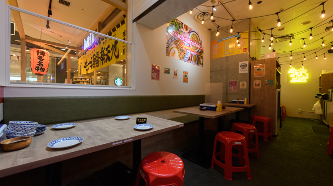 タイ屋台酒場ガムランディー - メイン写真:内観2