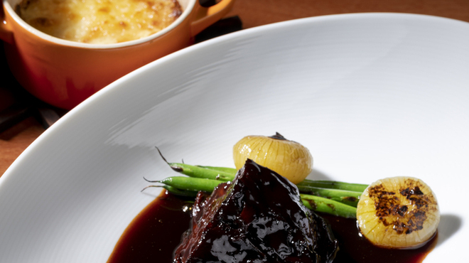 エルヴェ - 料理写真:牛ほほ肉のブッフブルギニオン