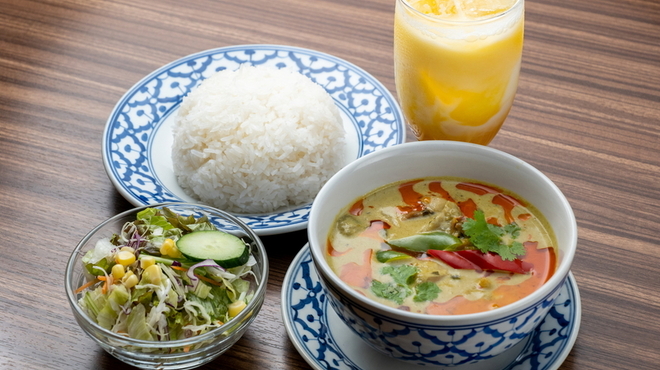 더 로이야루 아지안 킷친 다이야몬도 세이루카 가든점