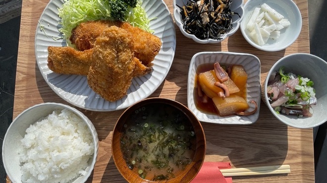 ちがさき丸食堂 - 料理写真:地魚フライ定食