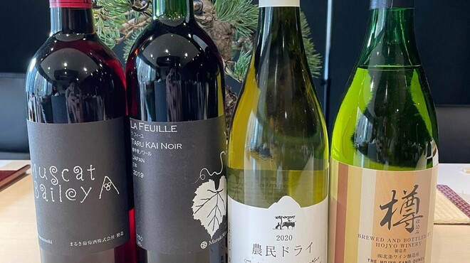 焼鳥良房 - ドリンク写真:日本ワインをメインとしたワインのラインナップ