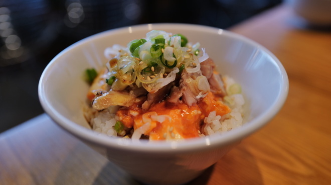 淡麗醤油らぁ麺 鶏松 - メイン写真: