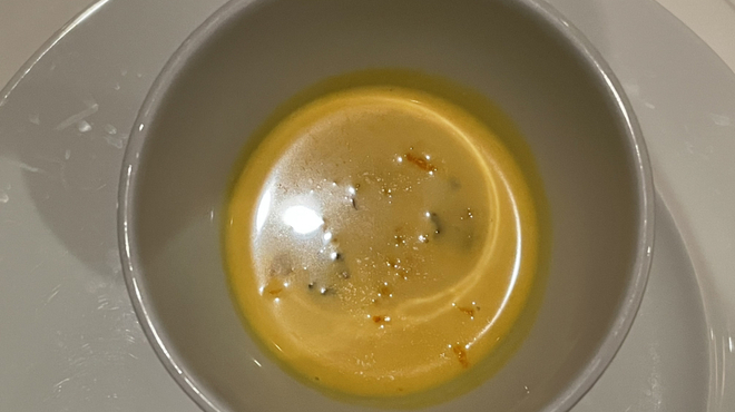 フランス料理 オークヴィル - 料理写真:冷たいコンソメスープとオレンジジュレ