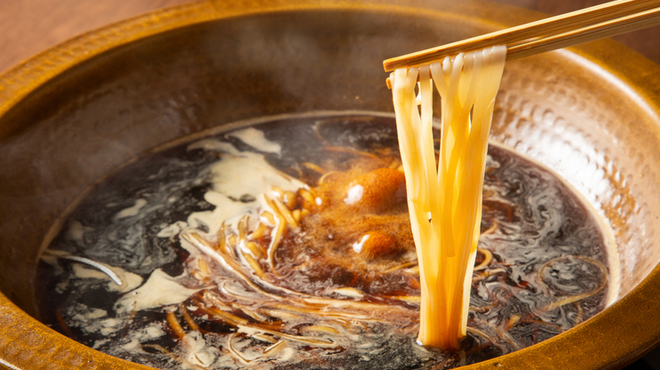 博多水炊き・鶏すき鍋 西新初喜 - メイン写真: