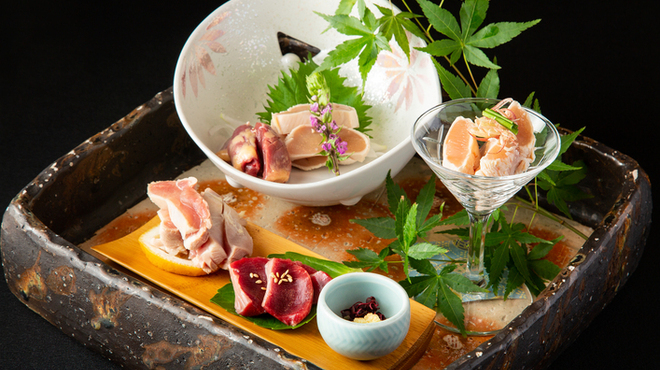 博多水炊き・鶏すき鍋 西新初喜 - メイン写真: