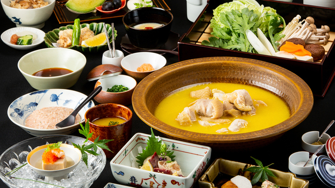 博多水炊き・鶏すき鍋 西新初喜 - メイン写真: