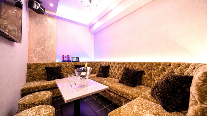 LUXURY BAR MILAS  - メイン写真:
