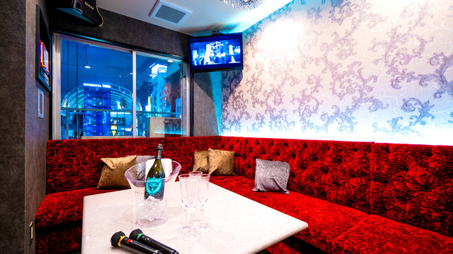 LUXURY KARAOKE＆BAR PALACE - メイン写真: