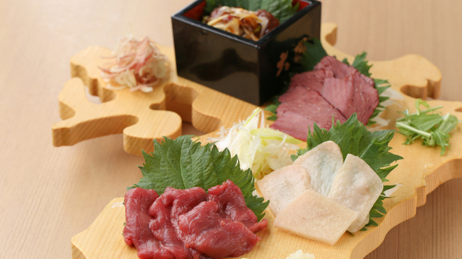 個室居酒屋 泳ぎイカ×もつ鍋 九州料理 弁慶 - メイン写真: