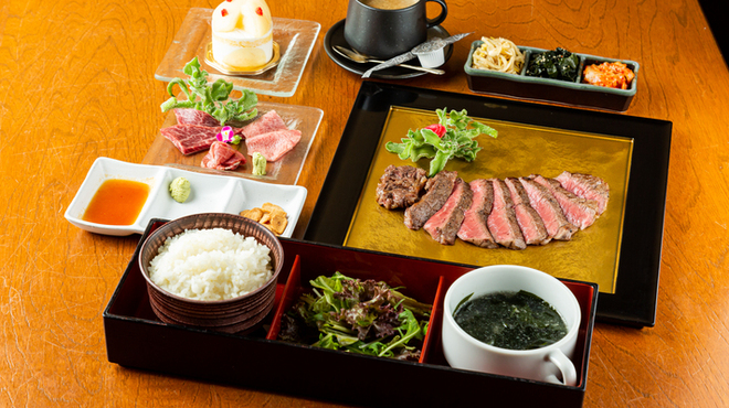 天然塩焼肉飛鳥座 - メイン写真: