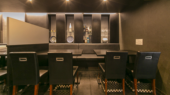 宮地亭 - 内観写真:テーブル席