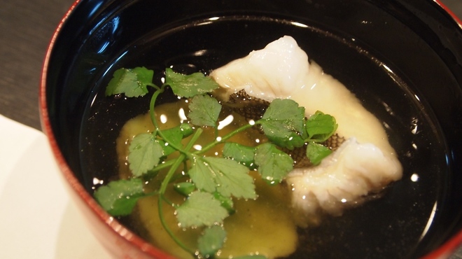 萌えぎ - 料理写真:油目とヨモギ麩の吸物　2013年4月