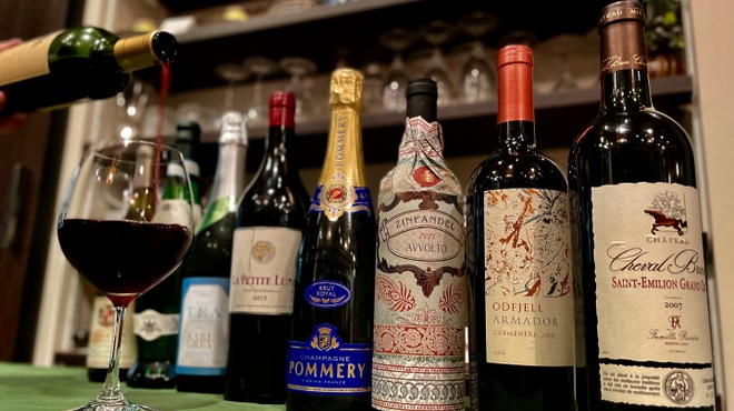 蜂の子 - ドリンク写真:各種ワインご用意しております