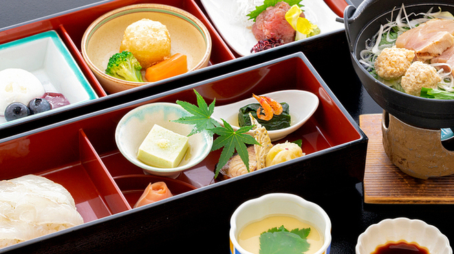 割烹　菱屋 - 料理写真:鯛ちらしランチ