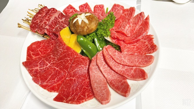 炭火焼肉 楽牛園 - 料理写真: