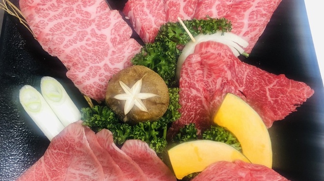 炭火焼肉 楽牛園 - 料理写真: