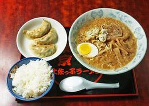 環七土佐っ子ラーメン - 料理写真:こってりしたスープにしっかりとした麺が人気♪お得なセットも！