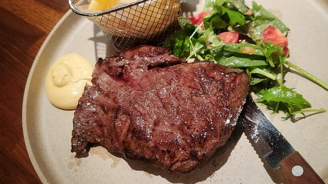 ココチ - 料理写真:ステックフリット　一人前250g。赤身の塊肉です。