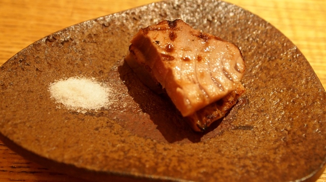 鮨 一二郎 - 料理写真:中トロ漬けの炙り