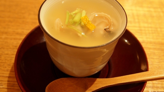 鮨 一二郎 - 料理写真:蛤と百合根の茶碗蒸し