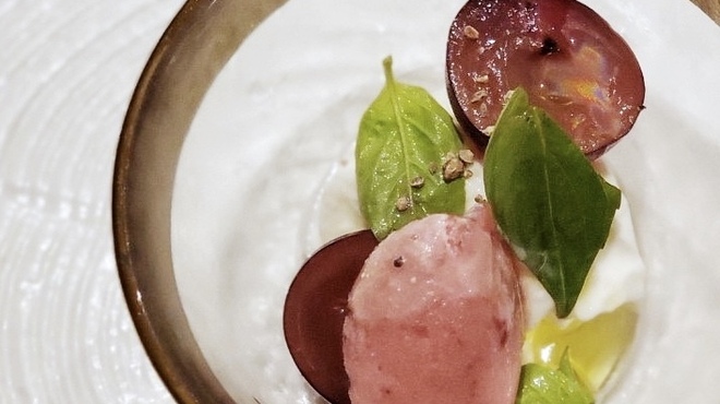 Ponte Farm to Table - 料理写真:水牛モッツァレラと東浦巨峰のカプレーゼ