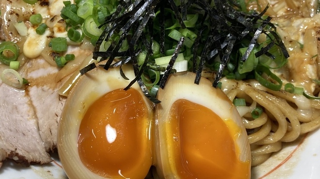 どん - 料理写真:炙りチーズ油まぜそば