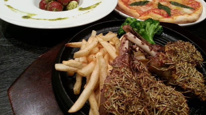 バー シェフテンダー - 料理写真:軽食から、きちんとしたお食事まで、約70品目の料理をご用意しております。