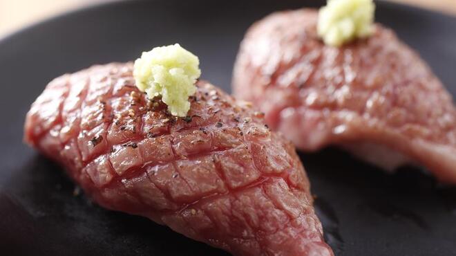 天びん棒 - 料理写真:佐賀牛ひうち炙りにぎり　680円