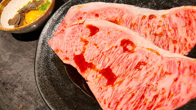 炭火焼肉　にくたらし　熊本上乃裏店 - 料理写真:にくたらしの大きな一枚焼き