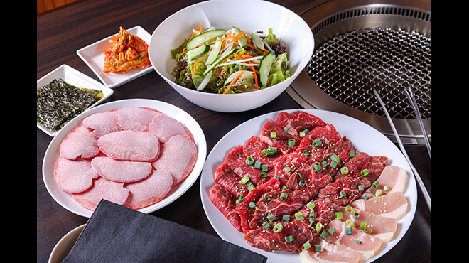 Yakiniku Kotarou - 料理写真:食べ飲み放題！最初にお持ち致します。