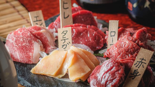 えびと馬肉と日本酒の居酒屋 - メイン写真: