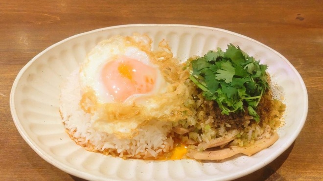 タイ屋台 ラオラオ - 料理写真:【ランチ限定】よだれ鶏ごはん