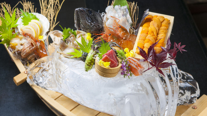 Kaisenya Hakodate - 料理写真:当店自慢！氷鉢刺身盛り！