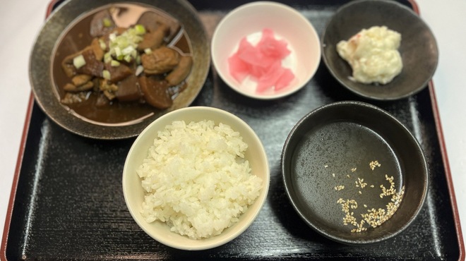 Ichino kura - 料理写真:〈ランチ〉煮込み定食