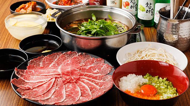 Kankoku Shiki Dwunchon Shabu Shabu - メイン写真:牛肉しゃぶしゃぶセット