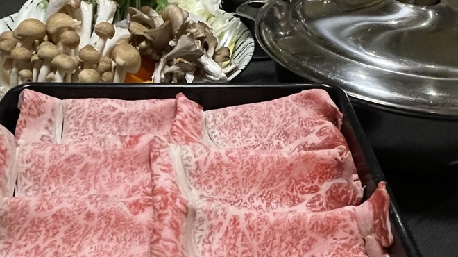 懐石料理 三島屋 - 料理写真:黒毛和牛しゃぶしゃぶコース２名様より承ります。先付け・御造り・きしめん付き6600円です。