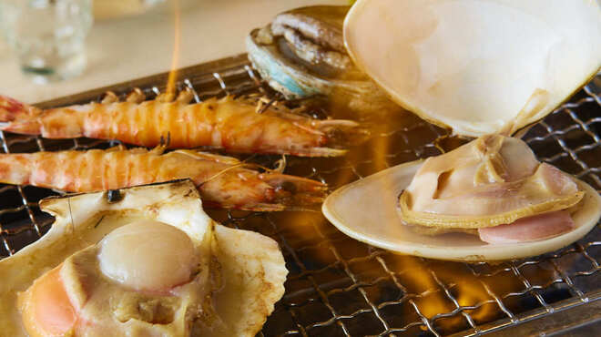 浜焼とスシ 海鮮酒場ホイホイ - メイン写真: