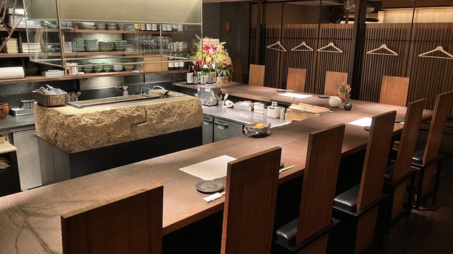 KAPPO R - 内観写真:キッチンを見渡せるカウンター